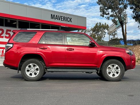 Used 2024 Toyota 4Runner SR5 image 6