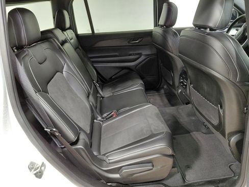 Used 2024 Jeep Grand Cherokee L Altitude image 42