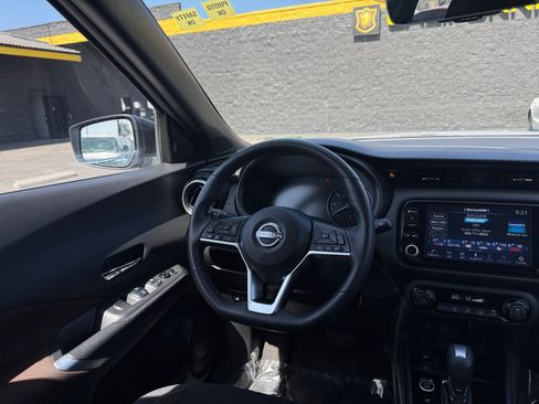 Used 2023 Nissan Kicks SR w/ Interior Electronics Package FWD image 19