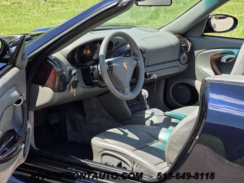 Used 2004 Porsche 911 Carrera RWD image 3