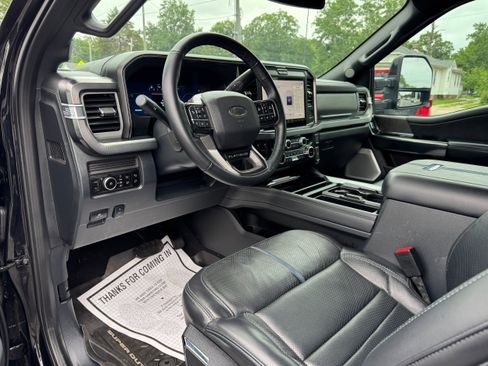 Used 2025 Ford F250 Platinum AWD/4WD image 10