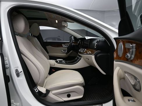 Used 2018 Mercedes-Benz E 300 4MATIC image 28