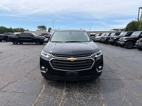 Used 2020 Chevrolet Traverse LT w/ Driver Confidence II Package AWD/4WD image 3