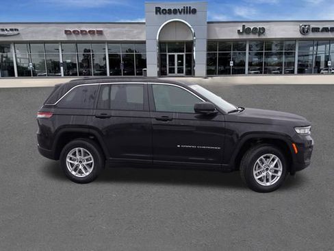 New 2025 Jeep Grand Cherokee Laredo X w/ Luxury Tech Group I AWD/4WD image 2