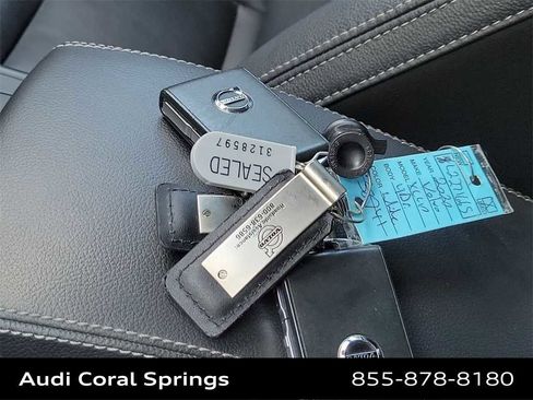 Used 2020 Volvo XC40 T4 Momentum image 20