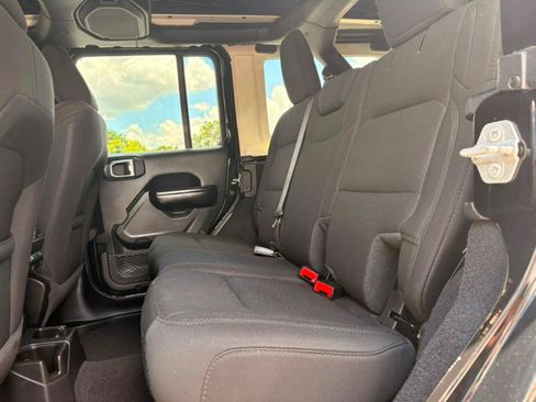 Used 2021 Jeep Wrangler Unlimited Sport AWD/4WD image 35