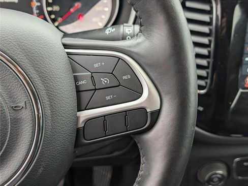 Used 2019 Jeep Compass Altitude image 21