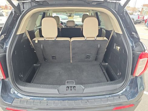 Used 2022 Ford Explorer XLT w/ Equipment Group 202A image 31