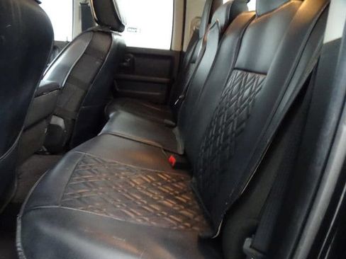 Used 2018 RAM 1500 Express w/ Black Ram 1500 Express Group AWD/4WD image 3