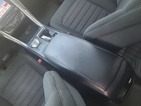 Used 2019 Ford Fusion SE FWD image 17