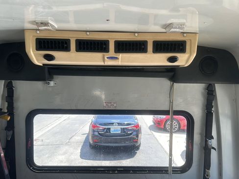 Used 2003 Ford E-450 and Econoline 450 RWD image 8
