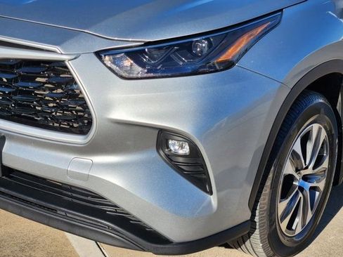 Used 2024 Toyota Highlander XLE image 16