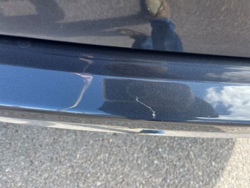 Used 2021 Chrysler Pacifica Touring FWD image 9