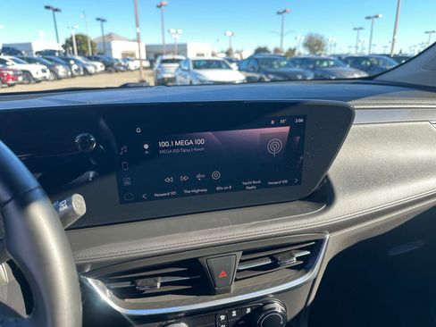 Used 2025 Buick Encore GX Preferred image 21