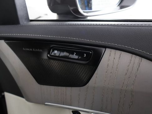 Used 2024 Volvo XC90 T8 Ultimate w/ Protection Package Premier AWD/4WD image 46