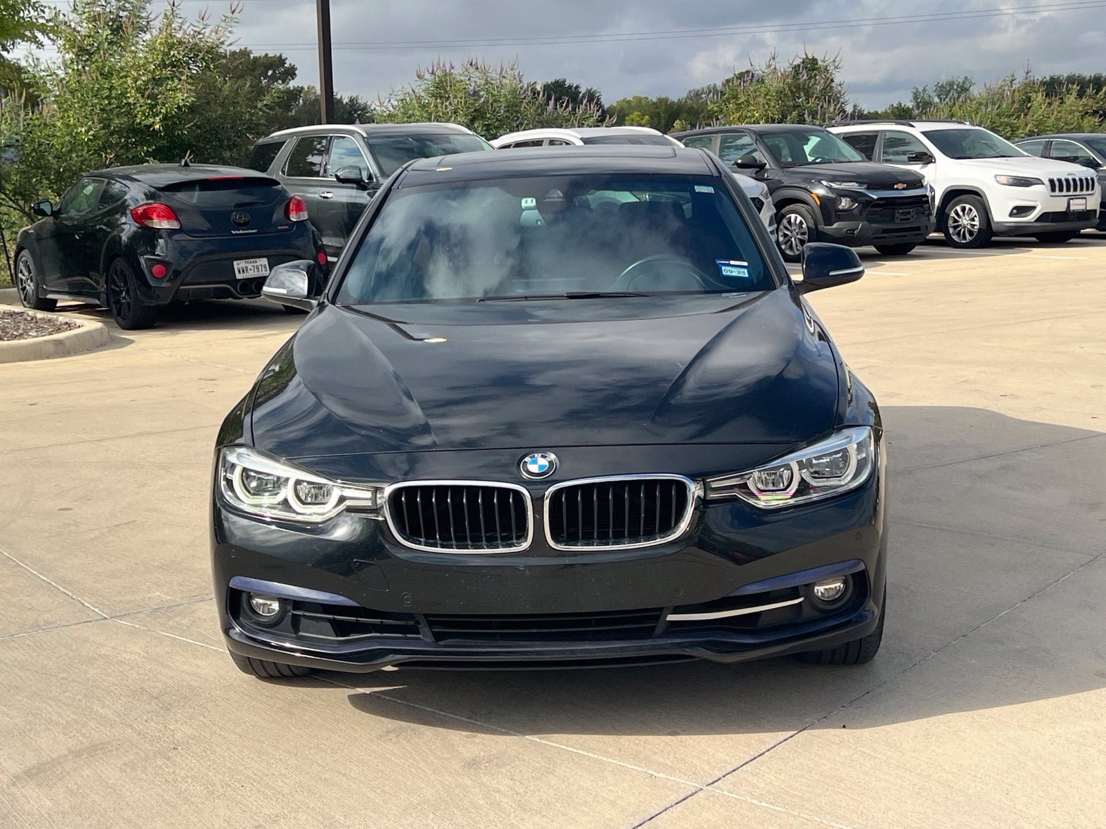 Used 2018 BMW 330i xDrive Sedan w/ Premium Package AWD/4WD image 2