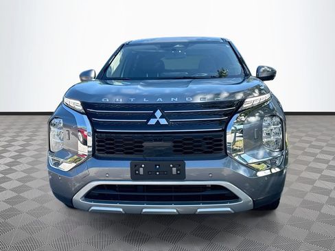 Used 2023 Mitsubishi Outlander SE AWD/4WD image 2