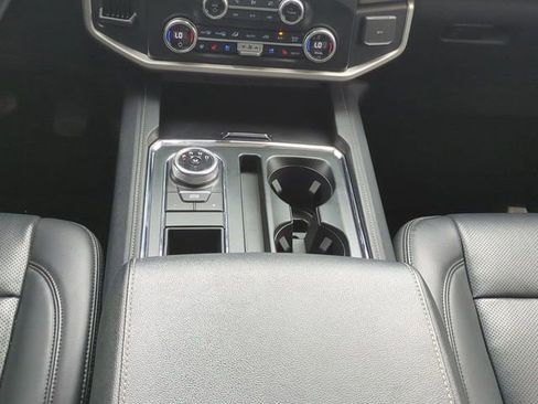 Certified 2024 Ford Expedition XLT RWD image 19