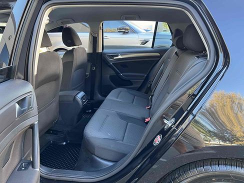 Used 2018 Volkswagen e-Golf SE w/ DC Fast Charging Package image 38