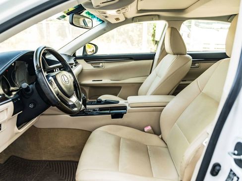 Used 2014 Lexus ES 350 w/ Premium Package FWD image 15
