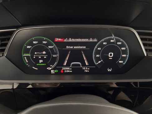 Used 2021 Audi e-tron Premium Plus w/ Premium Plus Package image 26