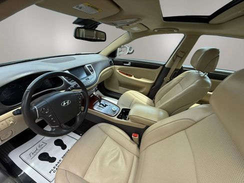 Used 2013 Hyundai Genesis 3.8 w/ Technology Pkg RWD image 13