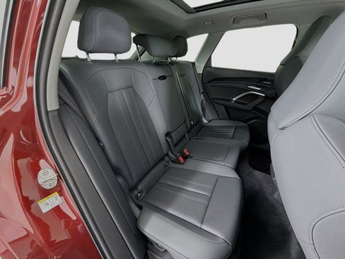 Certified 2025 Audi Q5 Prestige image 30