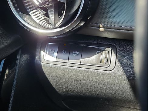 Used 2025 Chevrolet Equinox LT w/ Convenience Package II FWD image 13