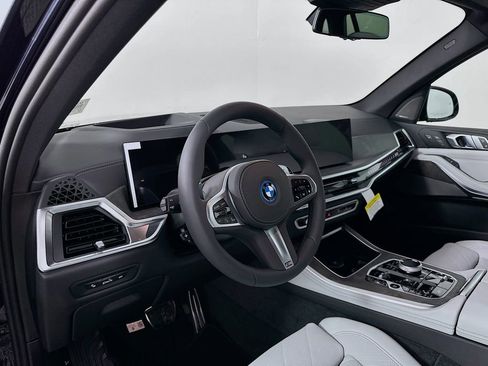 New 2026 BMW X5 xDrive50e w/ Executive Package image 9