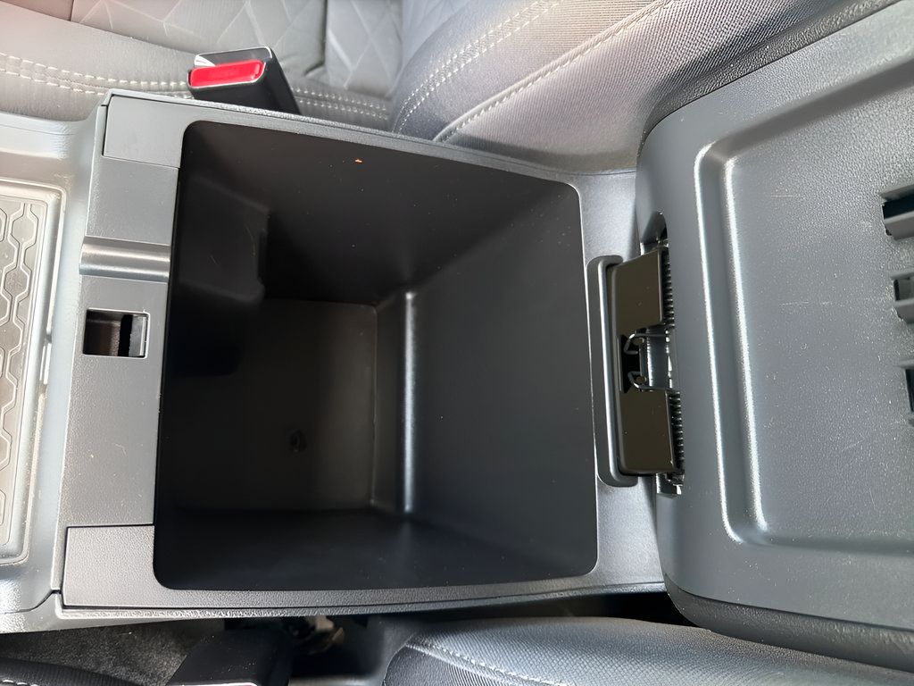Certified 2025 Nissan Frontier SV RWD image 35