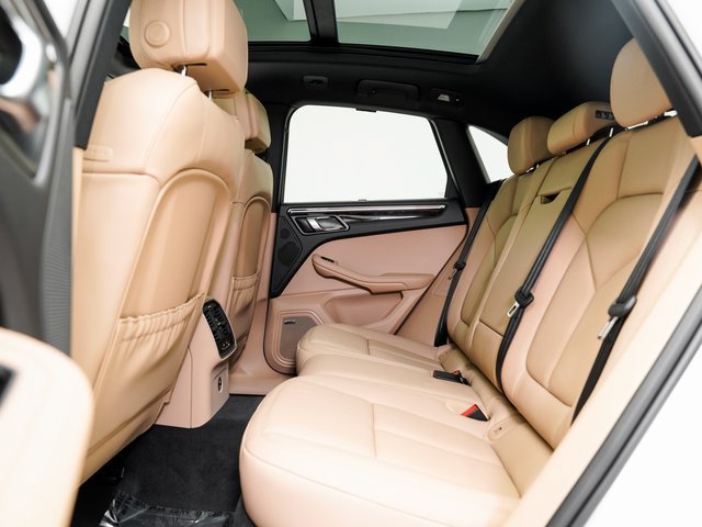 Certified 2026 Porsche Macan AWD/4WD image 26