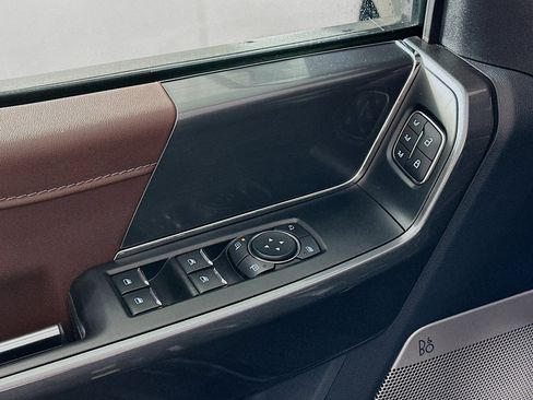 Used 2022 Ford F150 Lariat image 15