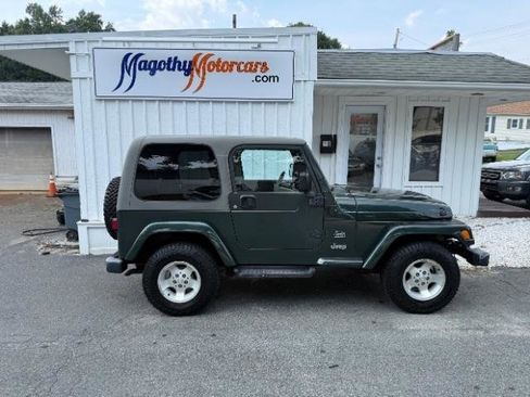 Used 2003 Jeep Wrangler Sahara AWD/4WD image 2