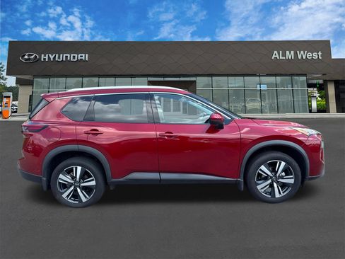 Used 2024 Nissan Rogue SL w/ SL Premium Package FWD image 4