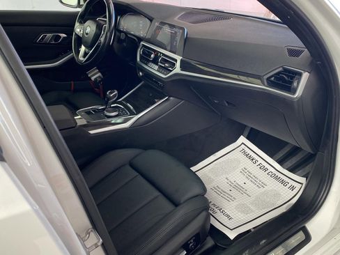 Used 2019 BMW 330i xDrive Sedan w/ Premium Package AWD/4WD image 8
