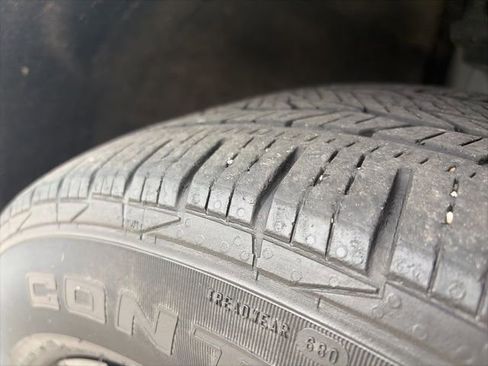 Used 2021 Chevrolet Traverse Premier w/ Redline Edition image 12