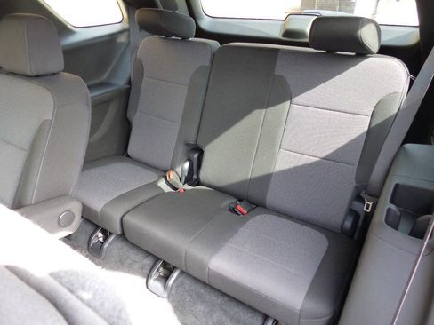 Used 2023 Chevrolet Traverse LT AWD/4WD image 42