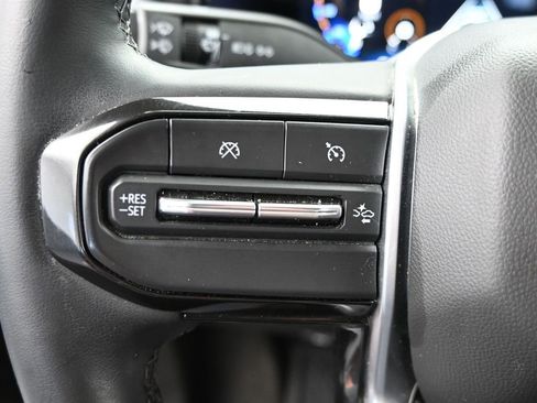 Used 2024 Chevrolet Colorado LT w/ LT Convenience Package image 25