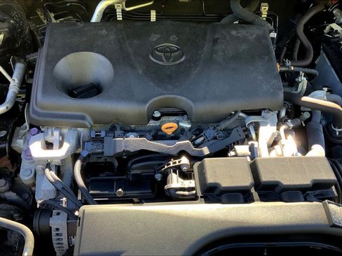 Used 2020 Toyota RAV4 XLE Premium AWD/4WD image 31