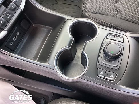Used 2023 GMC Terrain SLE w/ Driver Convenience Package FWD image 29