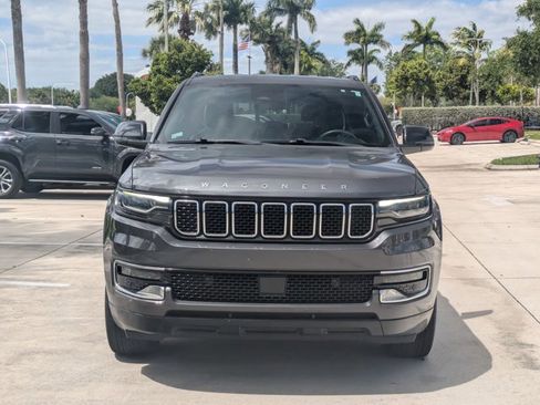 Used 2022 Jeep Wagoneer Series II image 2