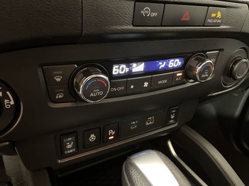 Used 2024 Nissan Frontier SV w/ SV Convenience Package image 29