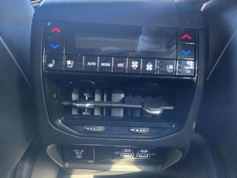 Used 2022 Jeep Grand Cherokee Summit image 21