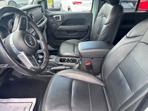Used 2023 Jeep Wrangler Unlimited Sahara w/ Cold Weather Group AWD/4WD image 15