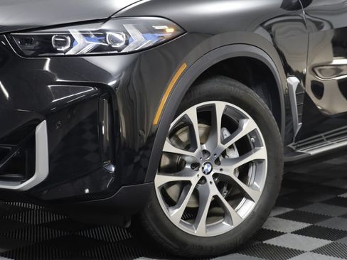 Used 2026 BMW X5 xDrive40i w/ Premium Package AWD/4WD image 3