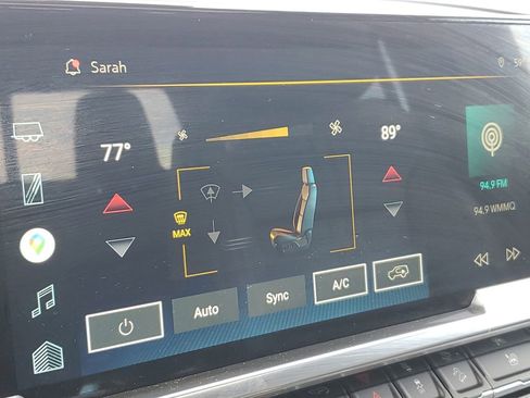 Used 2022 Chevrolet Silverado 1500 High Country w/ Technology Package image 18