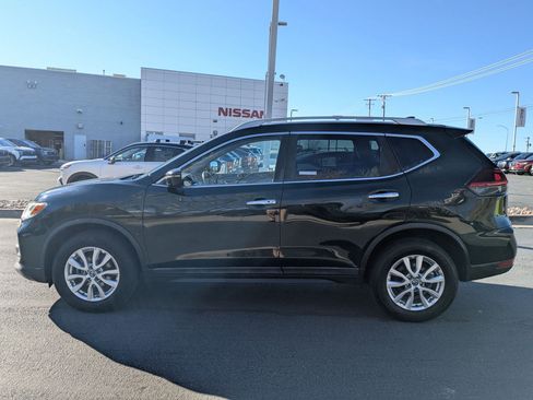 Used 2020 Nissan Rogue SV image 9