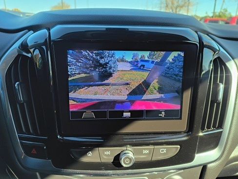 Used 2020 Chevrolet Traverse LT image 23