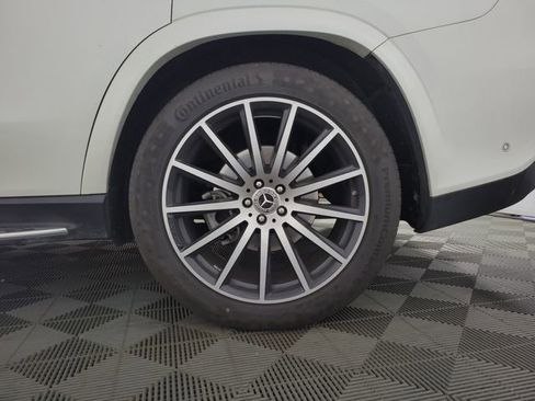 Used 2024 Mercedes-Benz GLS 450 4MATIC image 11