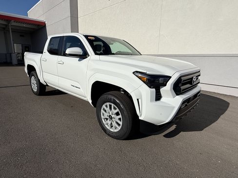 New 2026 Toyota Tacoma SR5 AWD/4WD image 2
